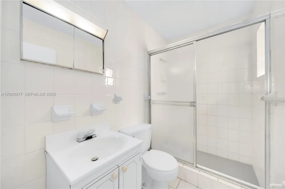 3271 NW 18th Ter Miami, FL 33125