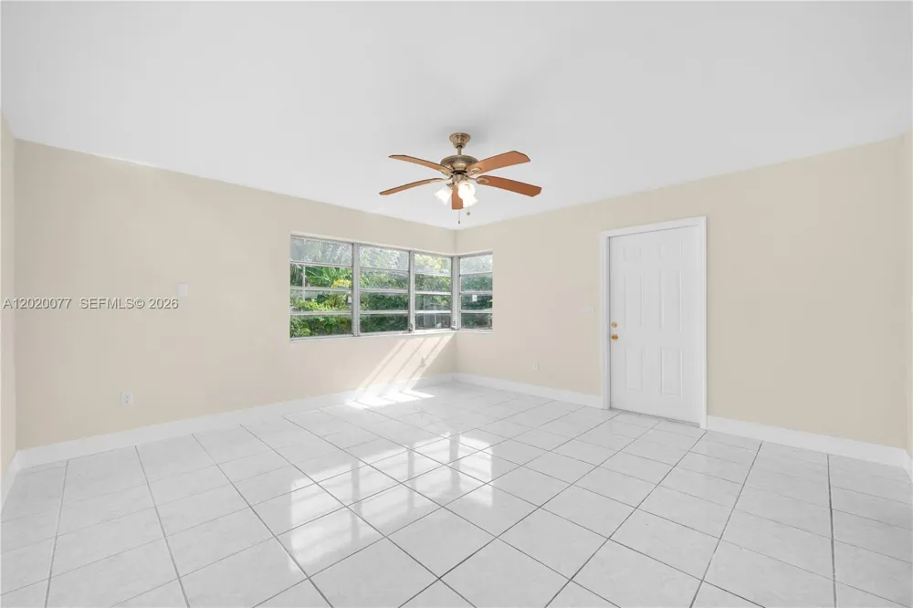 3271 NW 18th Ter Miami, FL 33125