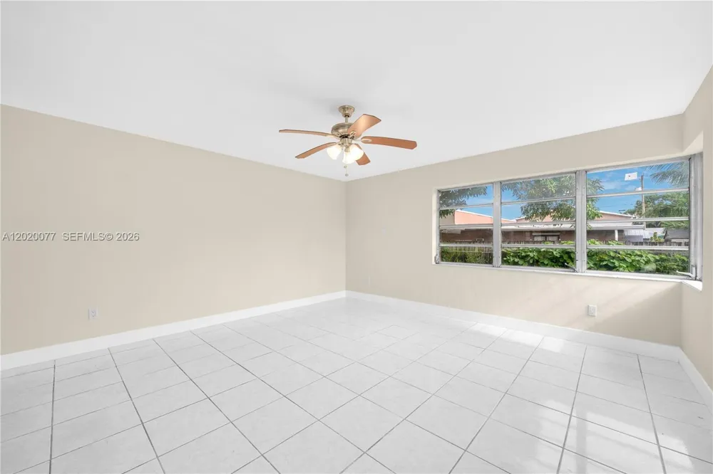 3271 NW 18th Ter Miami, FL 33125