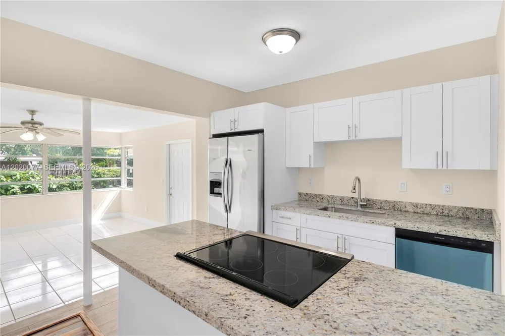 3271 NW 18th Ter Miami, FL 33125