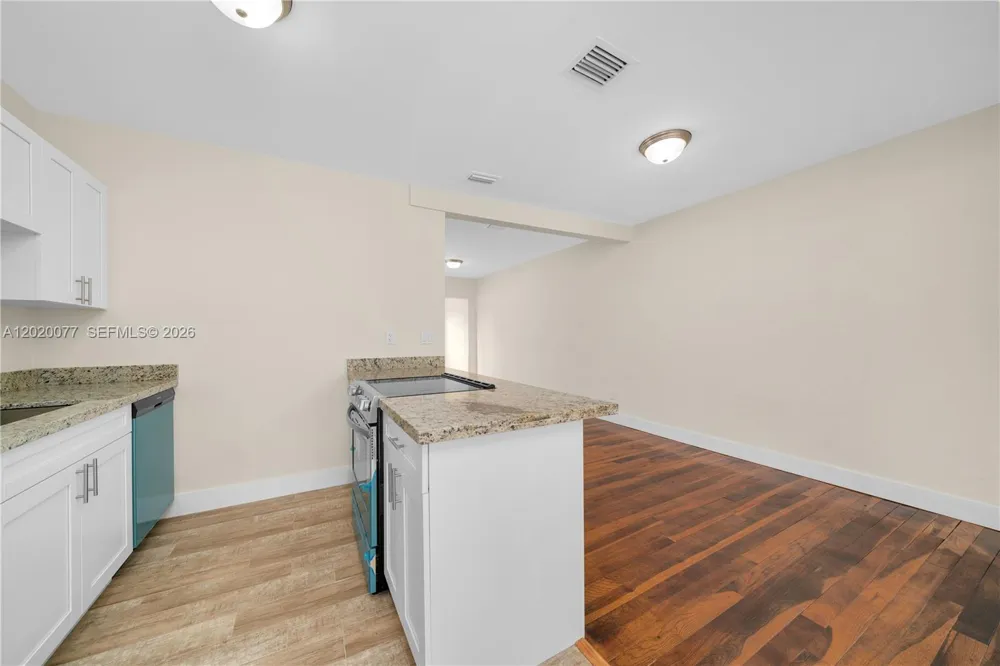 3271 NW 18th Ter Miami, FL 33125