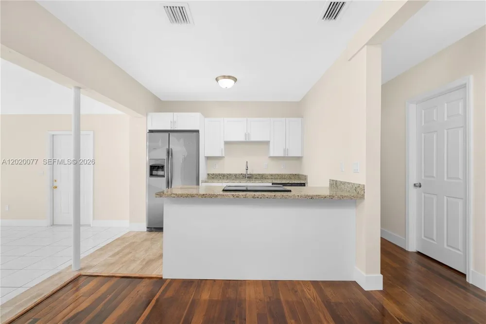 3271 NW 18th Ter Miami, FL 33125