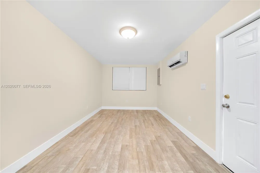 3271 NW 18th Ter Miami, FL 33125