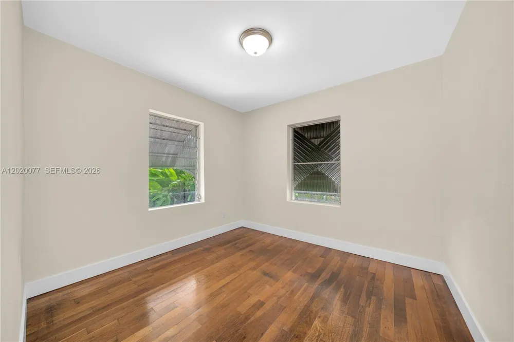3271 NW 18th Ter Miami, FL 33125