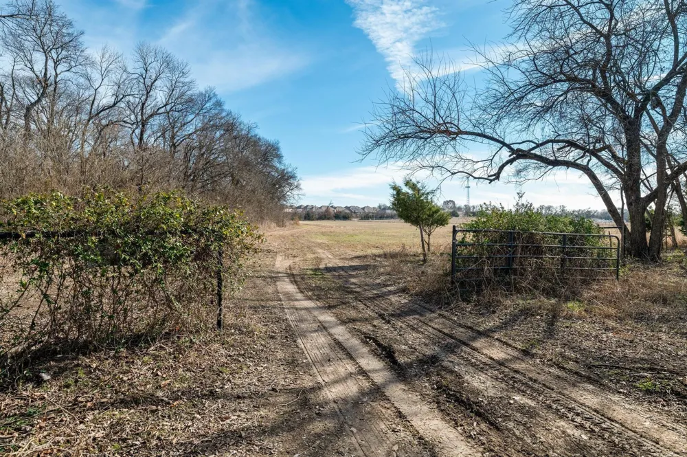 5215 COUNTY ROAD 277 Melissa, TX 75454