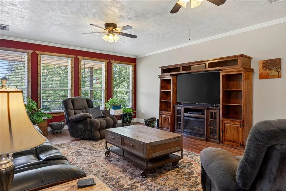 11591 Fm 59 Athens, TX 75751