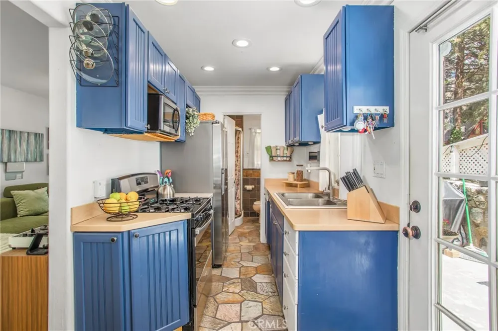39429 Canyon Drive Forest Falls, CA 92339