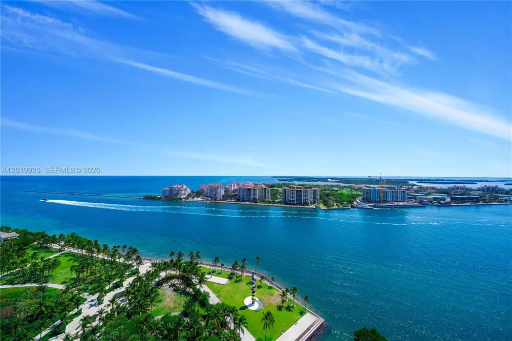 800 S Pointe Dr #Penthouse 2204 Miami Beach, FL 33139