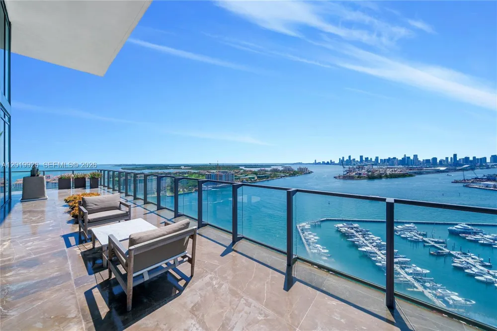 800 S Pointe Dr #Penthouse 2204 Miami Beach, FL 33139