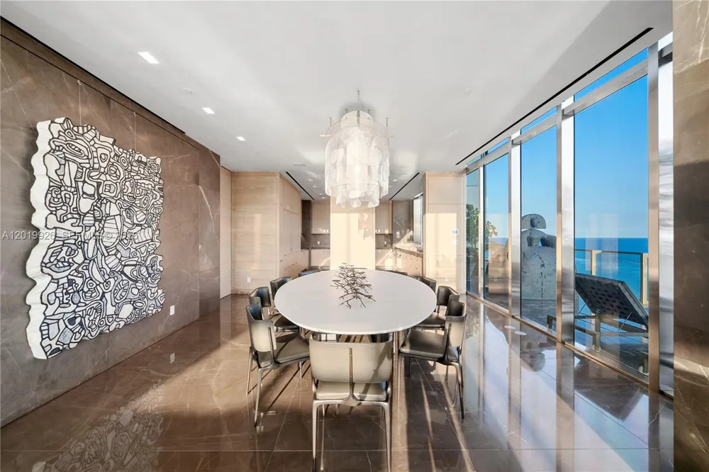 800 S Pointe Dr #Penthouse 2204 Miami Beach, FL 33139