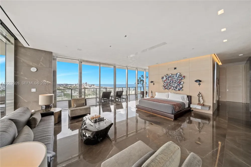 800 S Pointe Dr #Penthouse 2204 Miami Beach, FL 33139