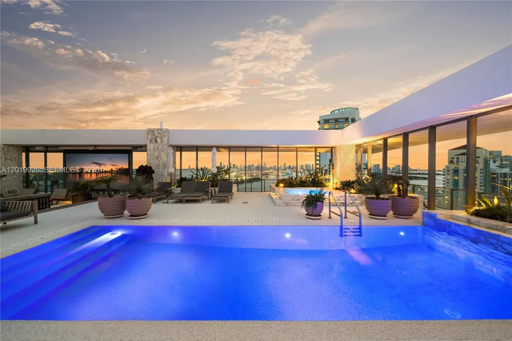 800 S Pointe Dr #Penthouse 2204 Miami Beach, FL 33139