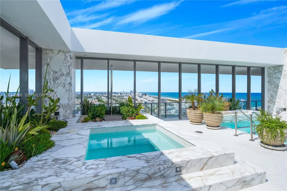 800 S Pointe Dr #Penthouse 2204 Miami Beach, FL 33139