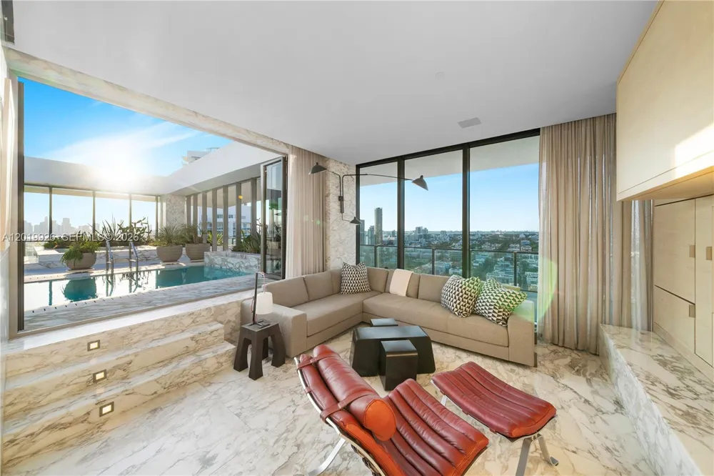 800 S Pointe Dr #Penthouse 2204 Miami Beach, FL 33139