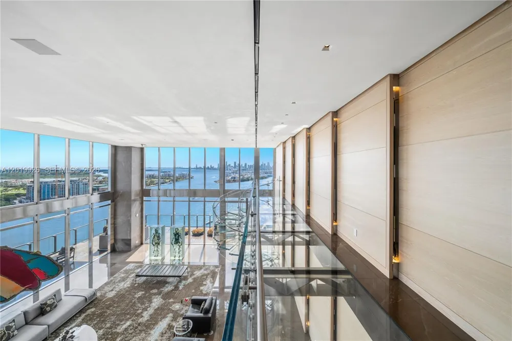800 S Pointe Dr #Penthouse 2204 Miami Beach, FL 33139