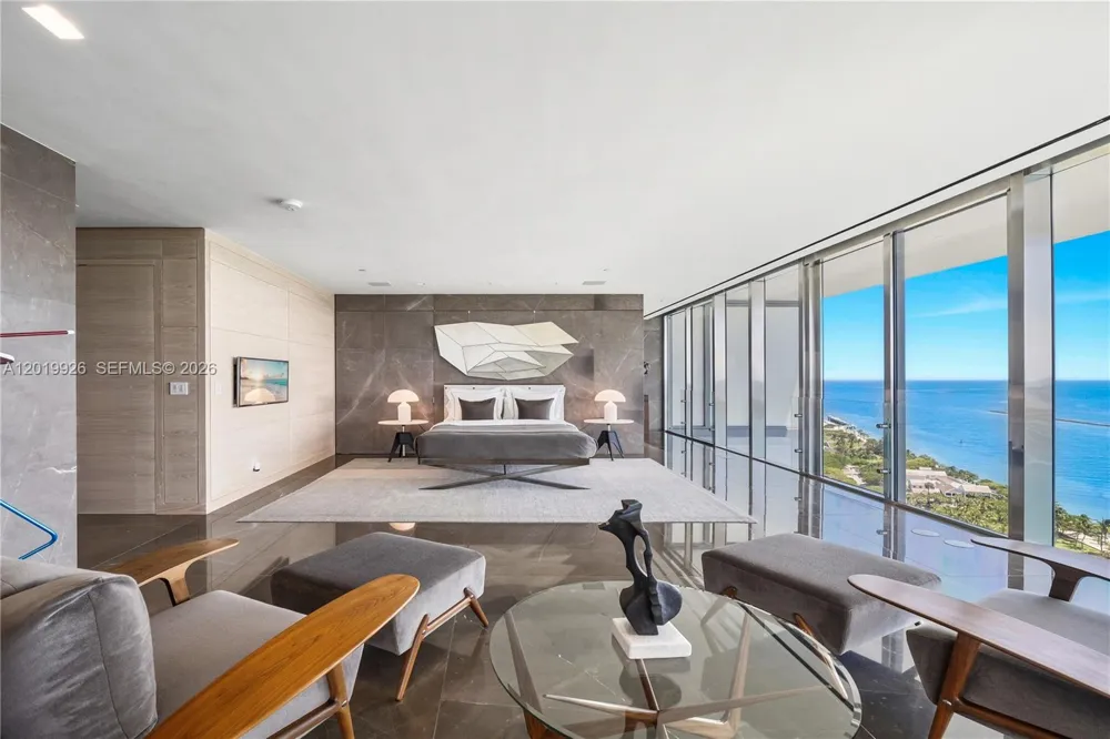 800 S Pointe Dr #Penthouse 2204 Miami Beach, FL 33139
