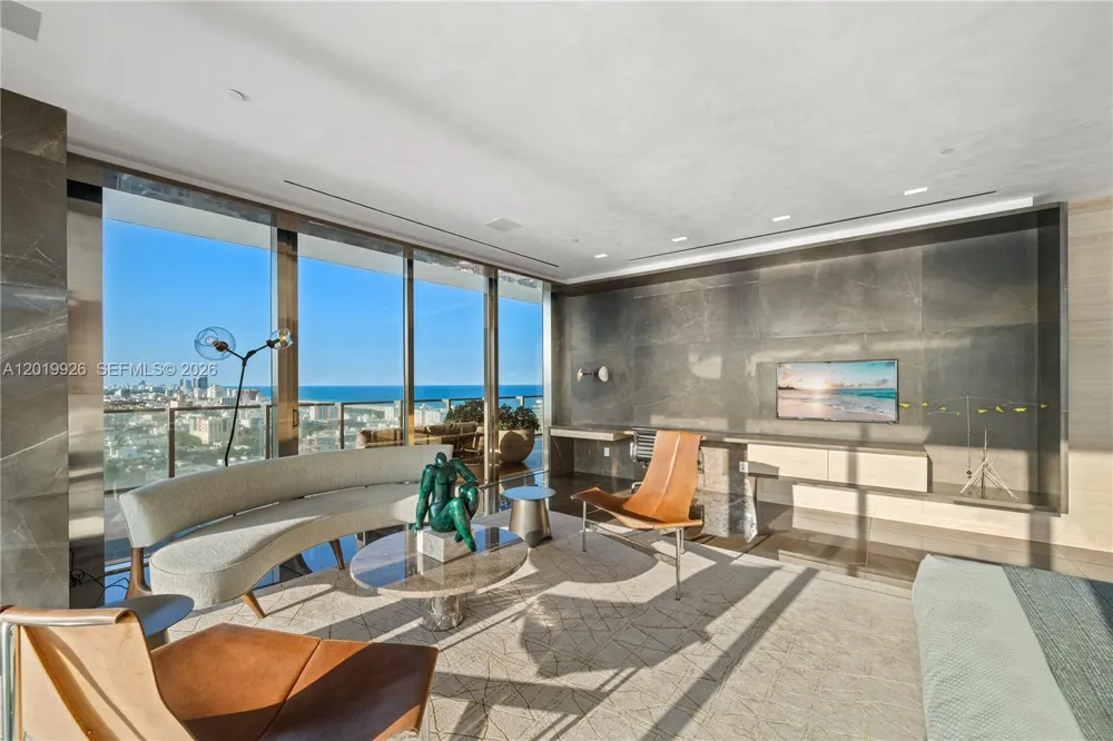 800 S Pointe Dr #Penthouse 2204 Miami Beach, FL 33139