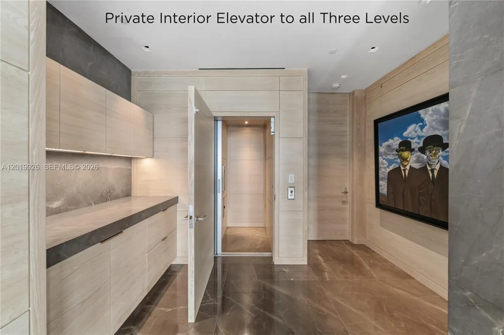 800 S Pointe Dr #Penthouse 2204 Miami Beach, FL 33139