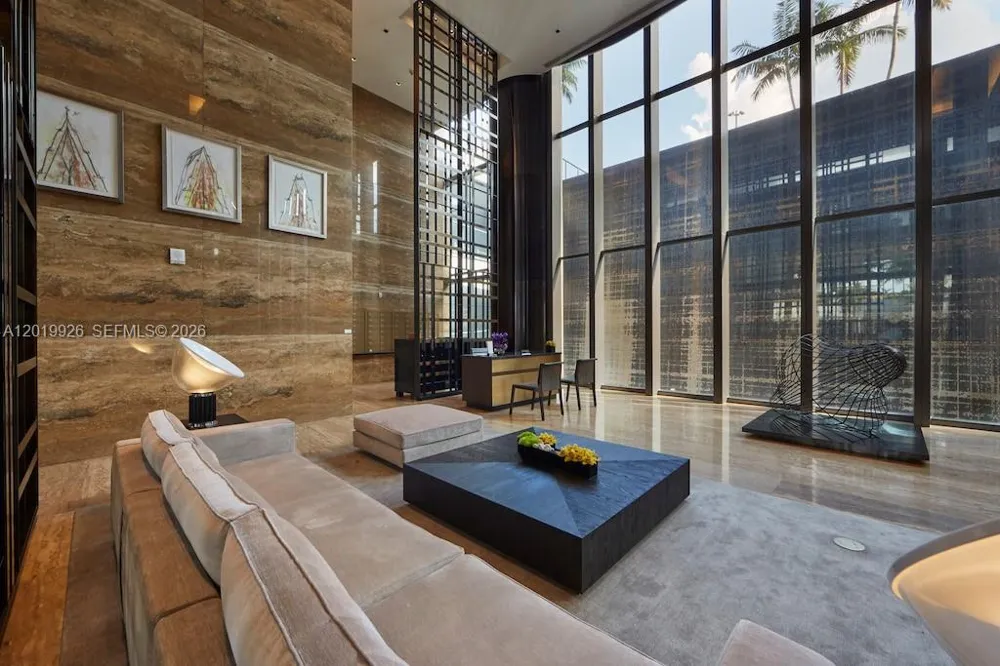 800 S Pointe Dr #Penthouse 2204 Miami Beach, FL 33139