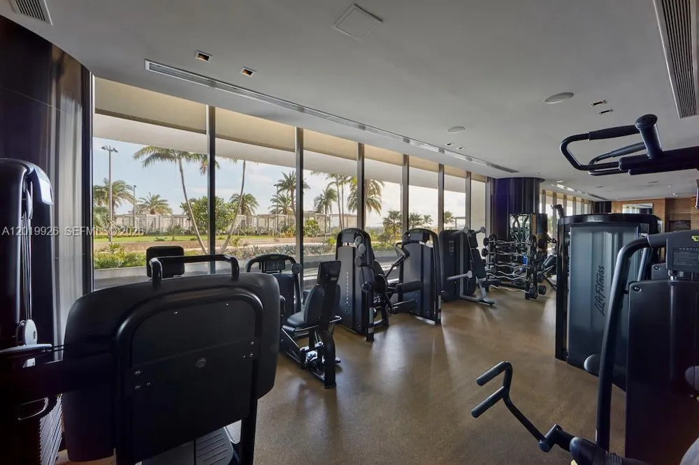 800 S Pointe Dr #Penthouse 2204 Miami Beach, FL 33139
