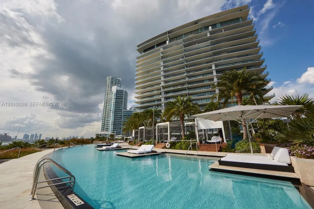 800 S Pointe Dr #Penthouse 2204 Miami Beach, FL 33139