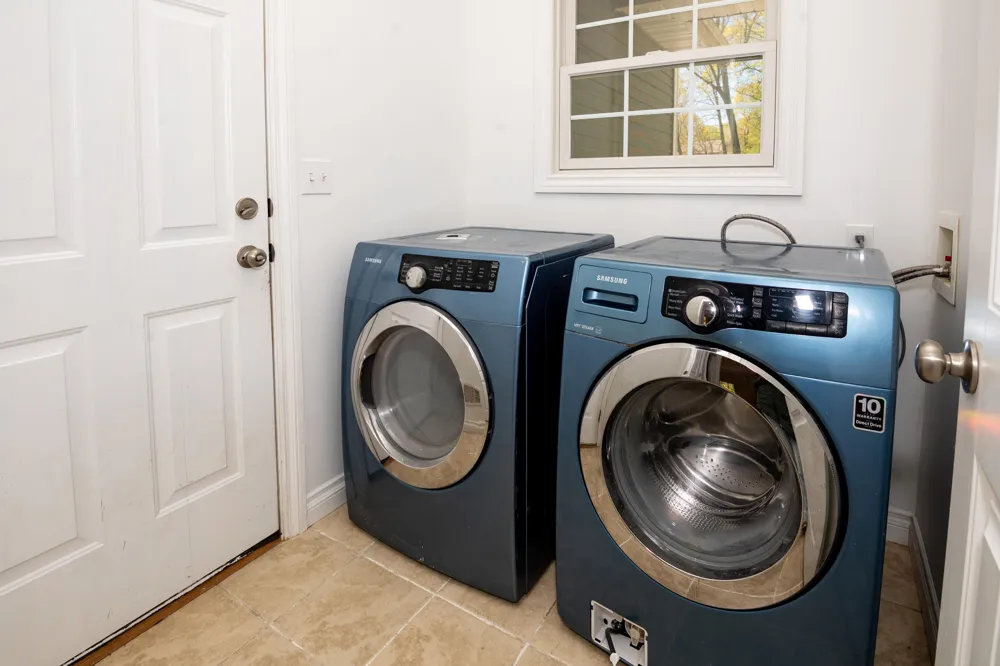 1401 Whispering Trail Benton Harbor, MI 49022