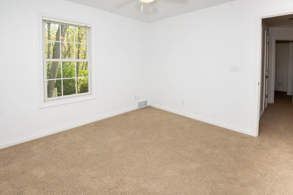 1401 Whispering Trail Benton Harbor, MI 49022