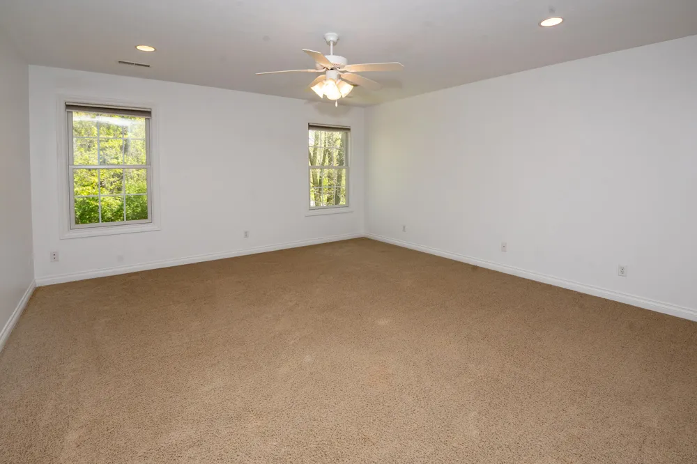1401 Whispering Trail Benton Harbor, MI 49022