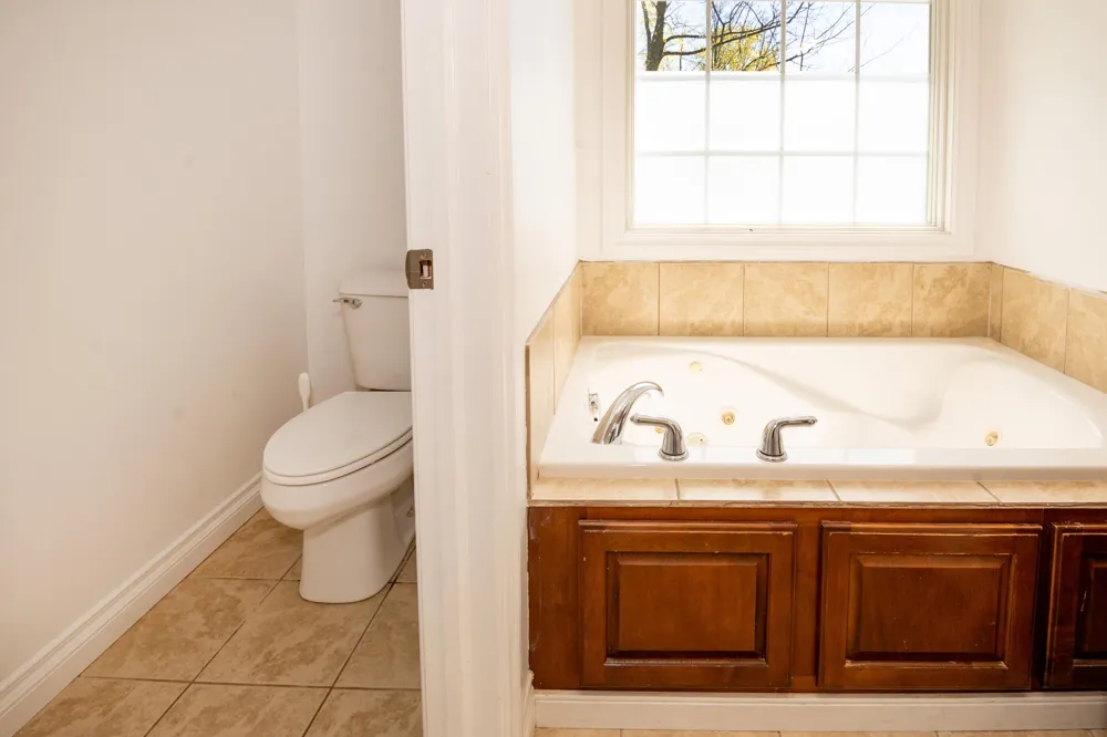 1401 Whispering Trail Benton Harbor, MI 49022