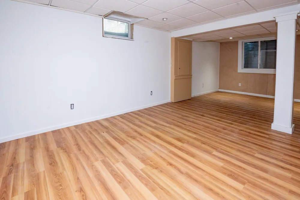 1401 Whispering Trail Benton Harbor, MI 49022