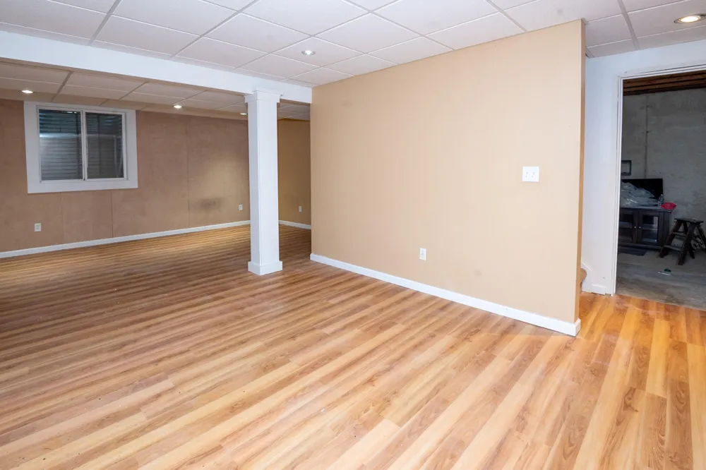 1401 Whispering Trail Benton Harbor, MI 49022