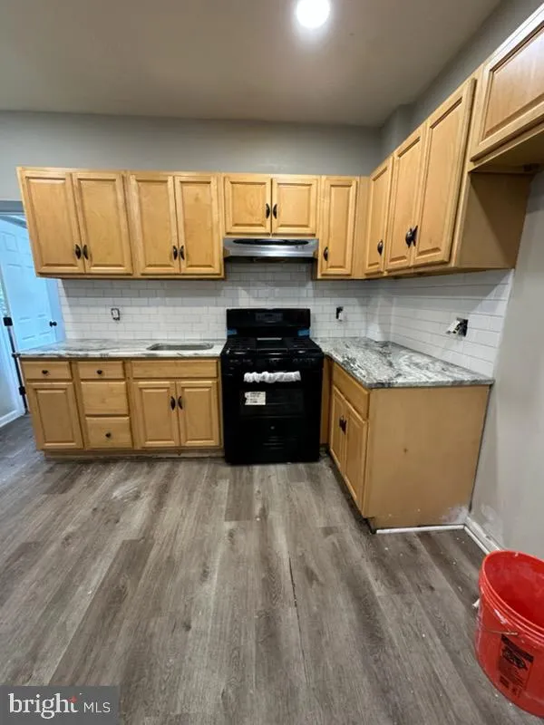 26 COLONIAL AVENUE Trenton, NJ 08618