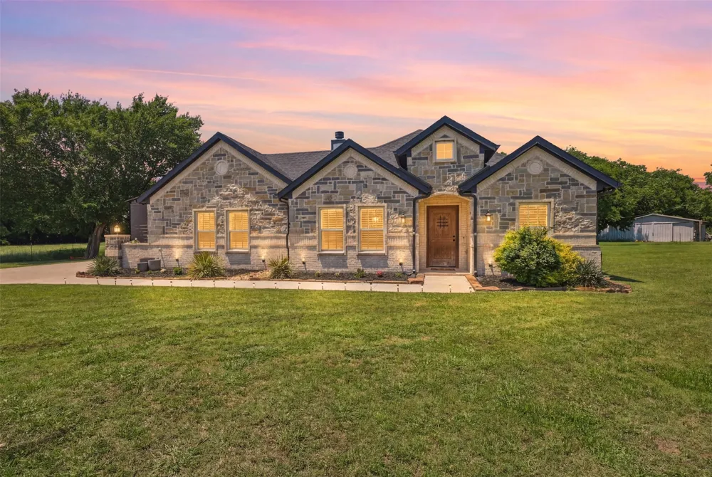 1501 Business Highway 121 Trenton, TX 75490