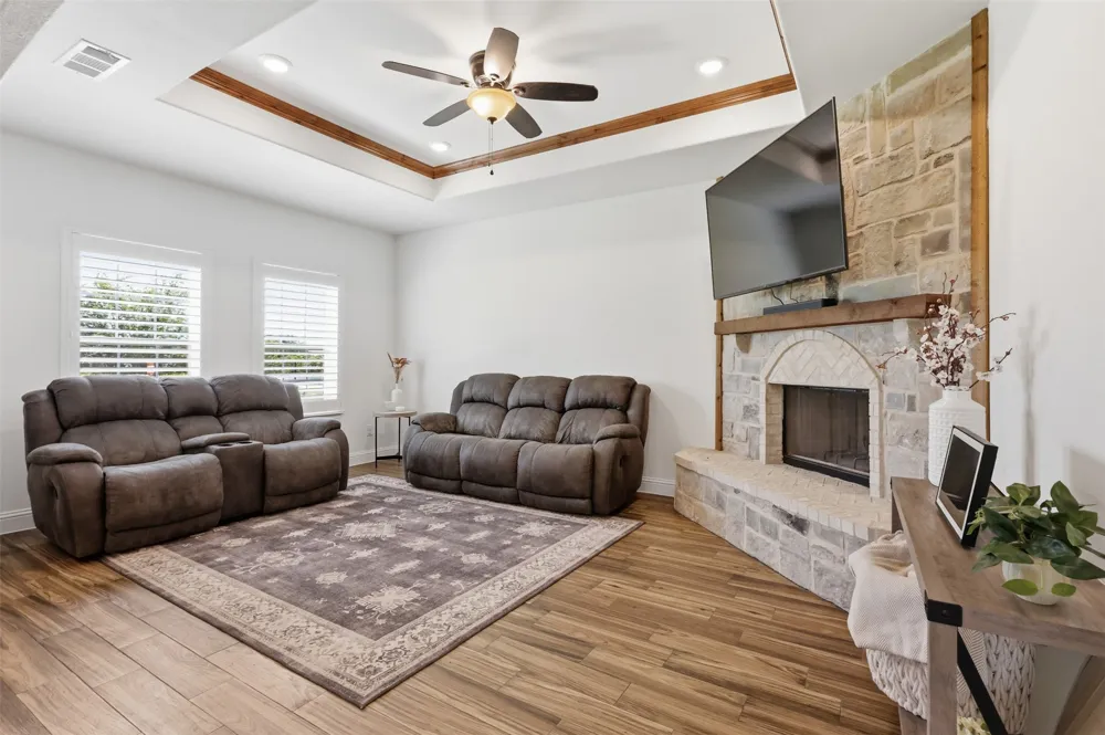 1501 Business Highway 121 Trenton, TX 75490