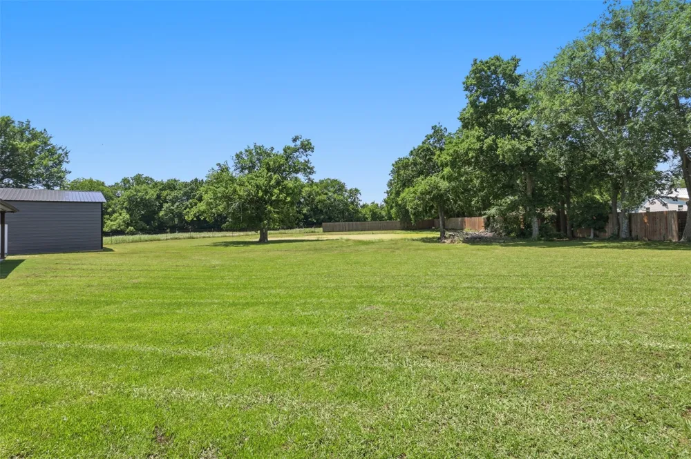 1501 Business Highway 121 Trenton, TX 75490