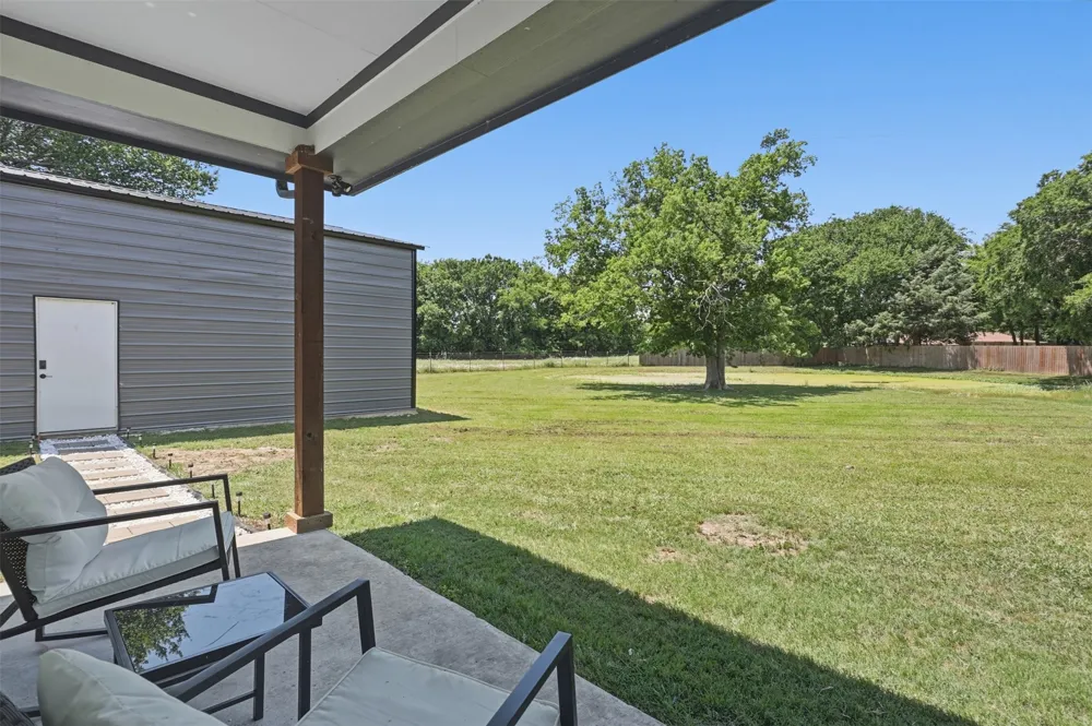 1501 Business Highway 121 Trenton, TX 75490
