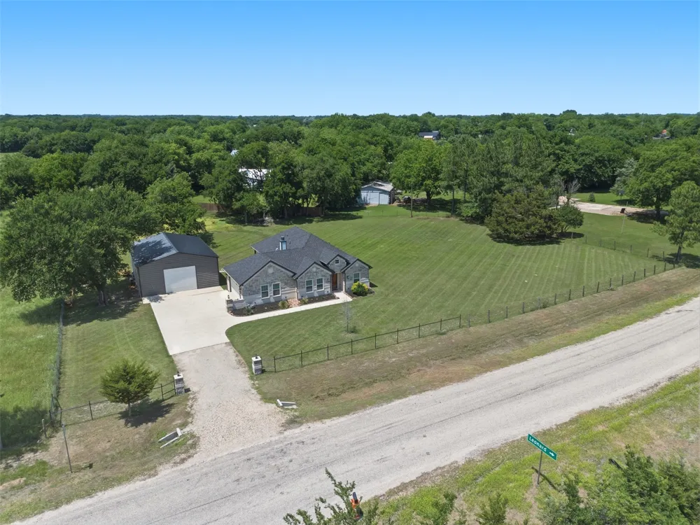 1501 Business Highway 121 Trenton, TX 75490