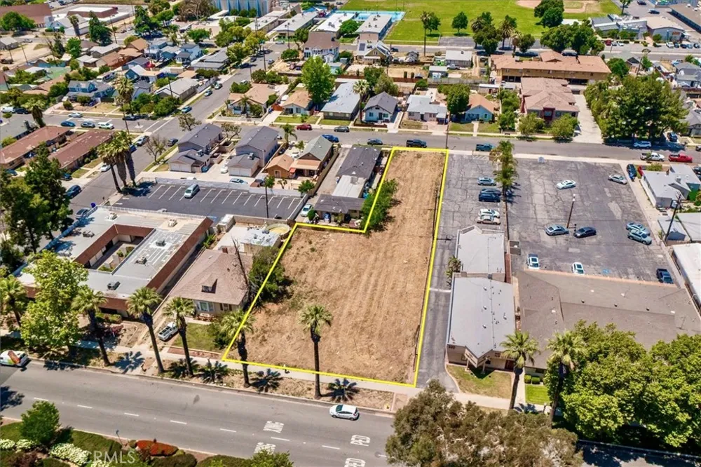210 Riverside Rialto, CA 92376