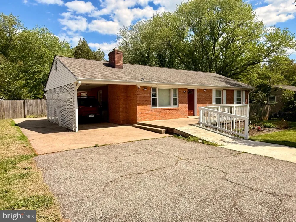 11713 BRADLEY FOREST ROAD Manassas, VA 20112