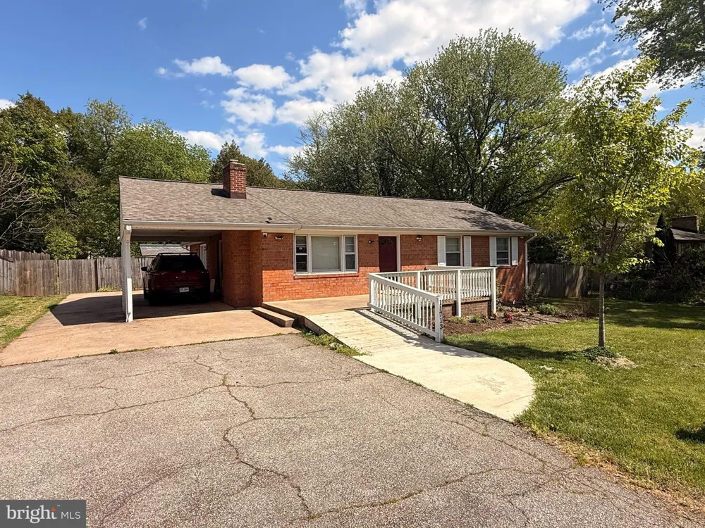 11713 BRADLEY FOREST ROAD Manassas, VA 20112