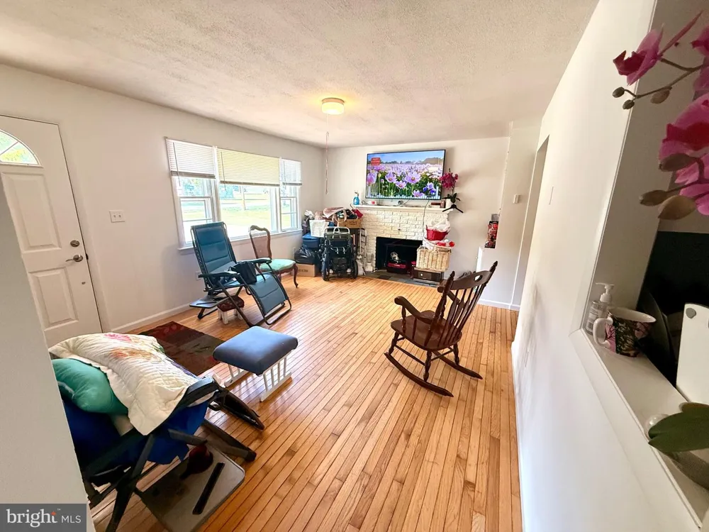 11713 BRADLEY FOREST ROAD Manassas, VA 20112