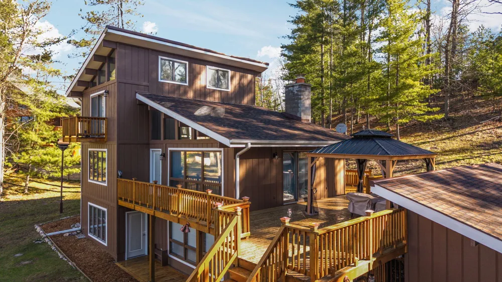 8838 Lakeshore Trail Atlanta, MI 49709