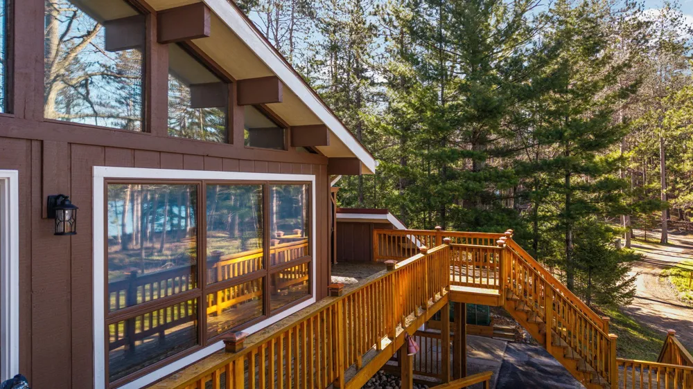 8838 Lakeshore Trail Atlanta, MI 49709