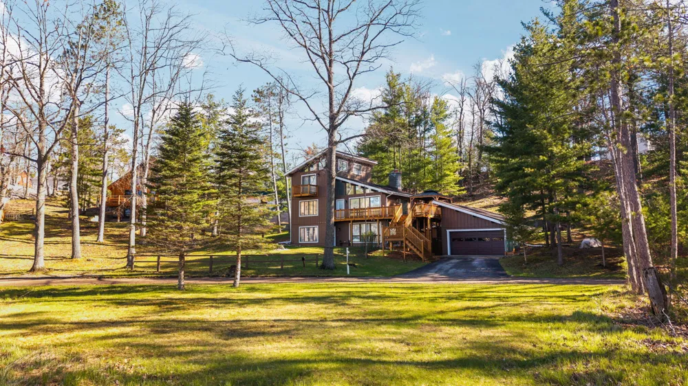 8838 Lakeshore Trail Atlanta, MI 49709