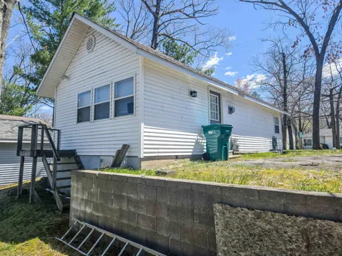 121 E Houghton Lake Drive