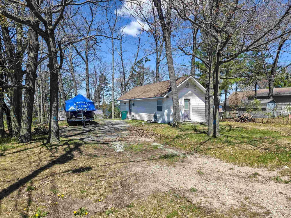 121 E Houghton Lake Drive Denton Township, MI 48651