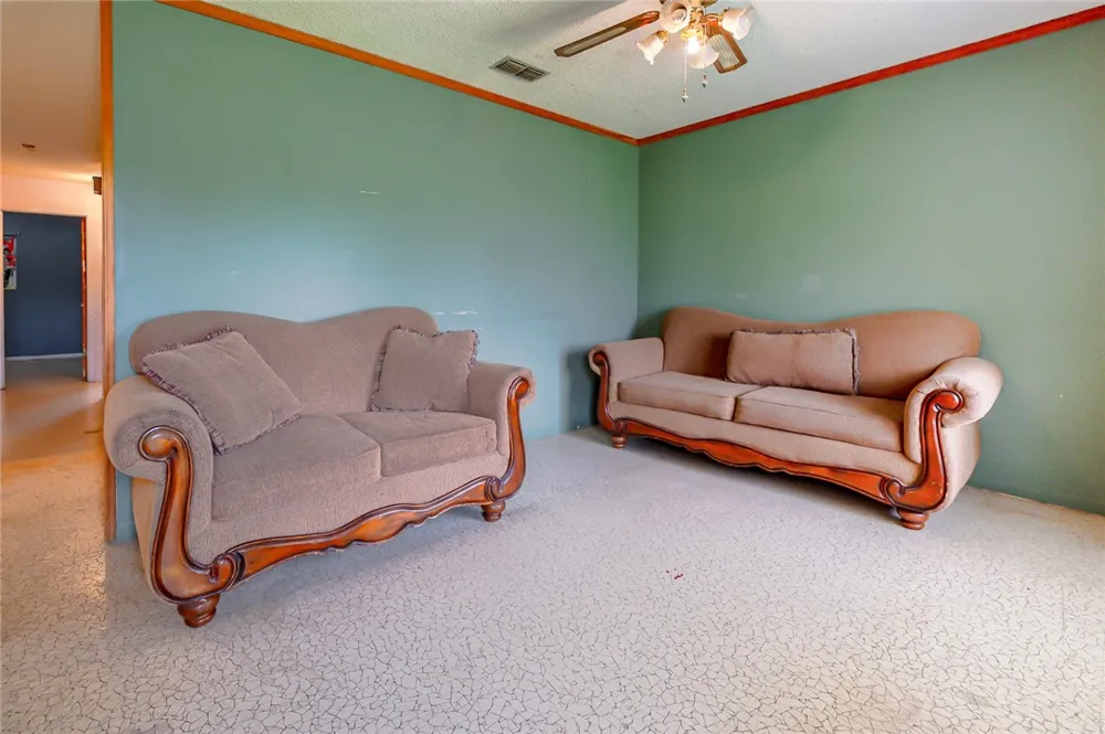 206 S Minneapolis Street Beeville, TX 78102