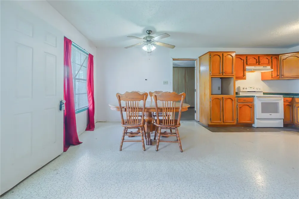 206 S Minneapolis Street Beeville, TX 78102