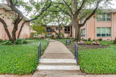 6321 Bandera Avenue #D