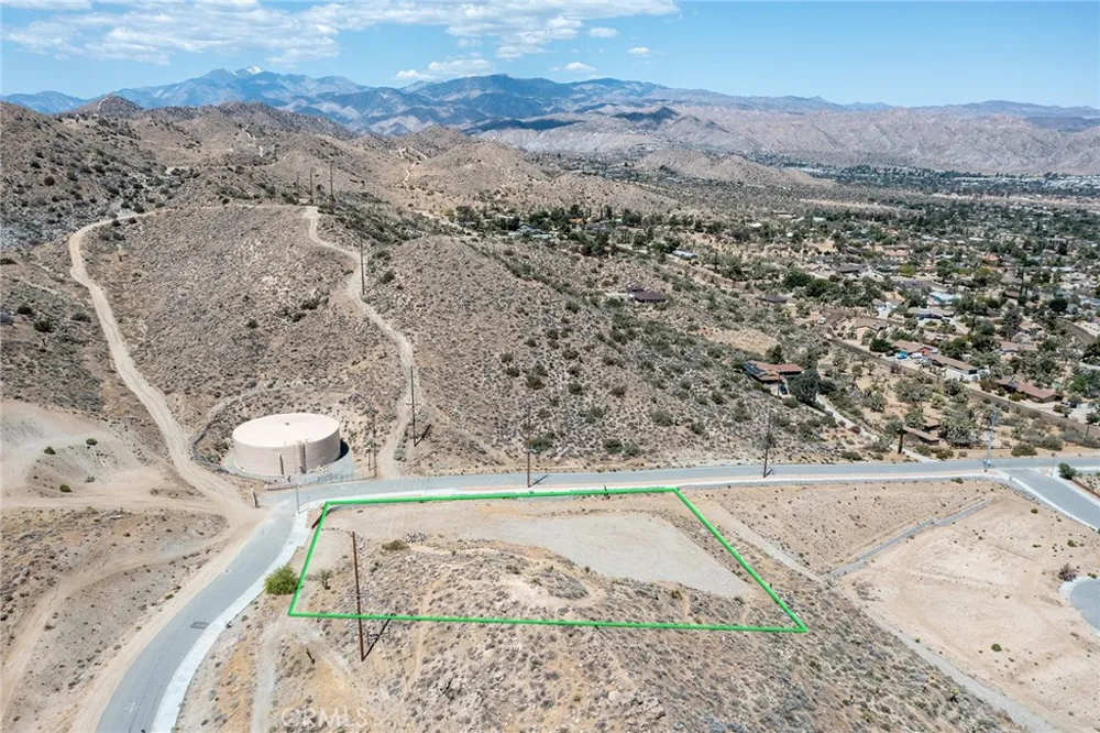 8811 Sage Yucca Valley, CA 92284